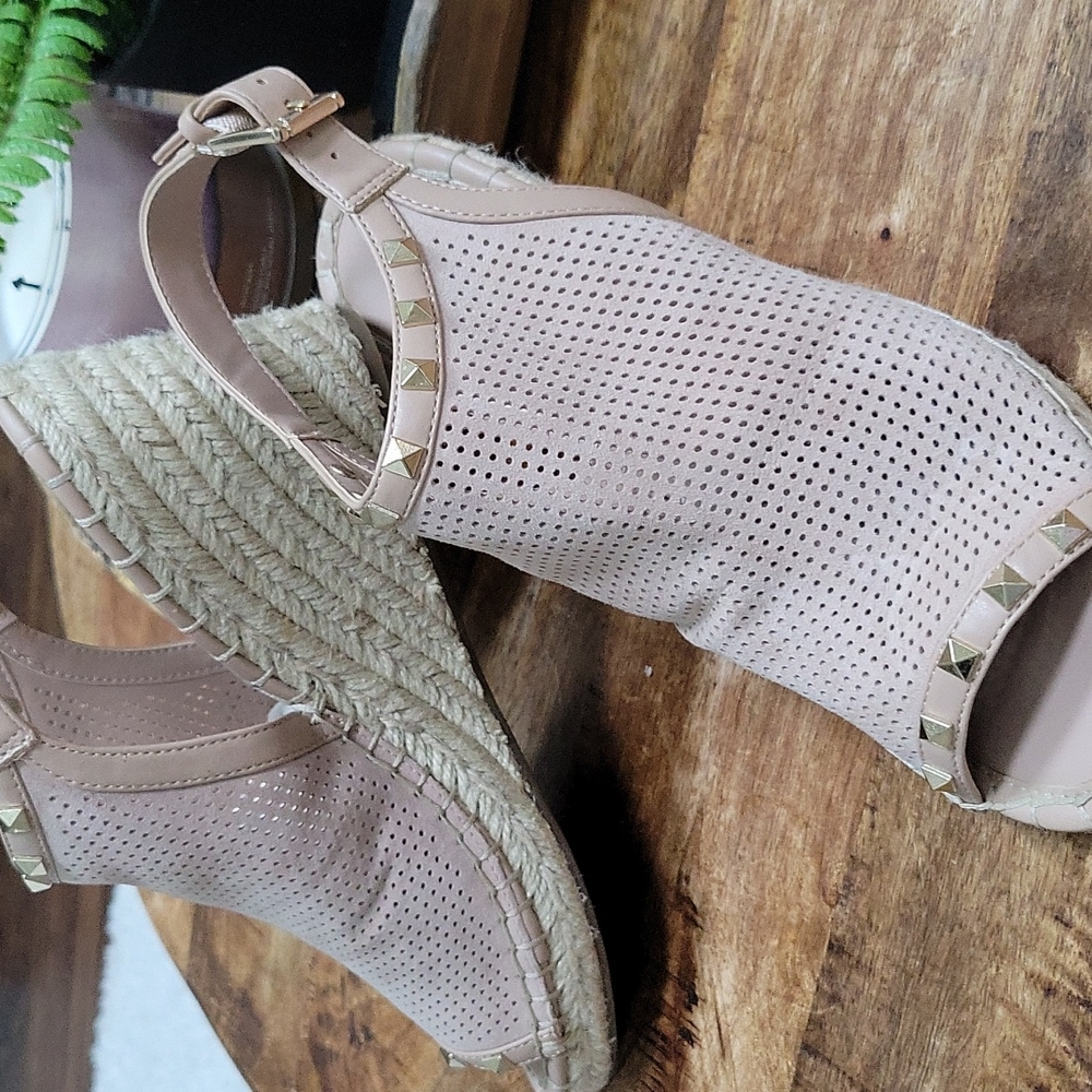 Marc Fisher Senton Wedges